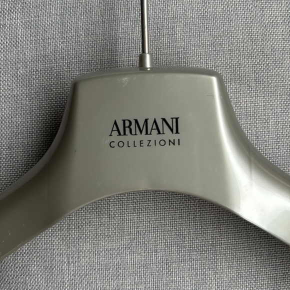 Armani Collezioni Cost/Suits hanger - Picture 2 of 5